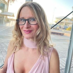 Meet your Posher, Helena